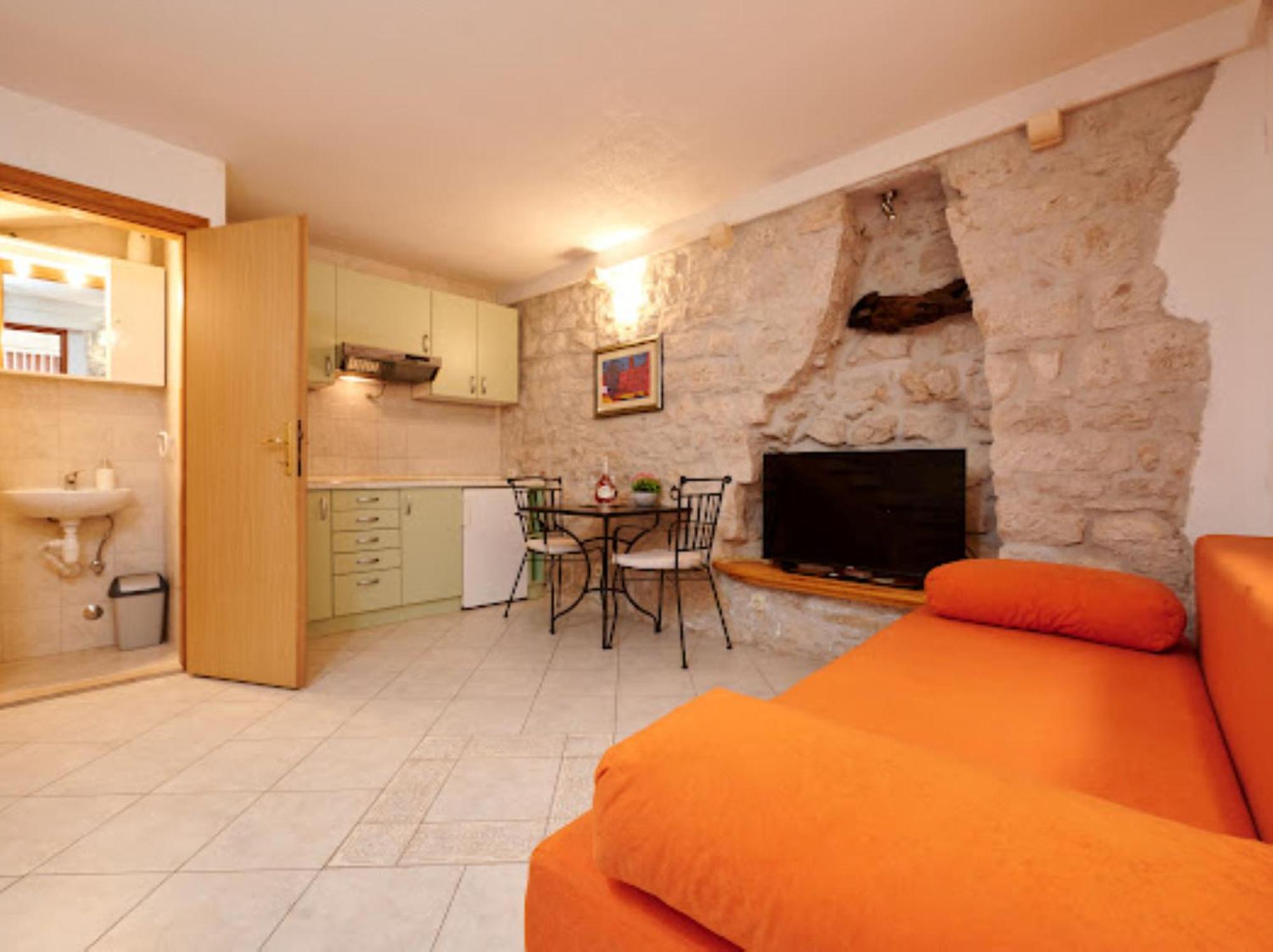 Guesthouse Ana Trogir Old Town Номер фото